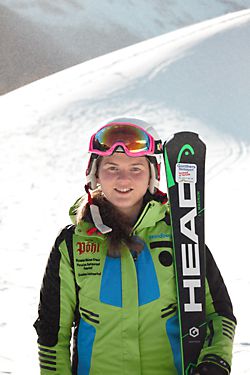 Skilehrerin Lara